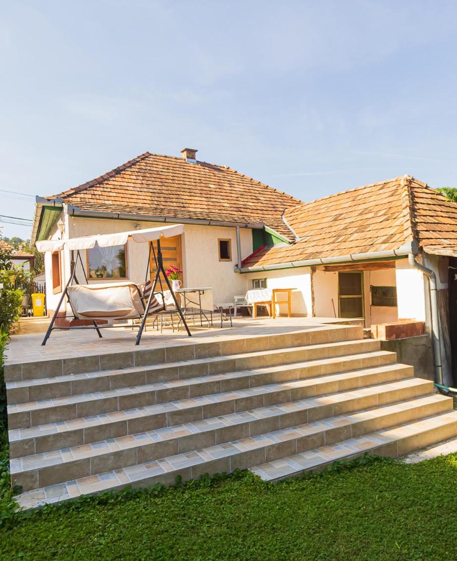 Lankas Vendeghaz - Holloko Villa Екстериор снимка